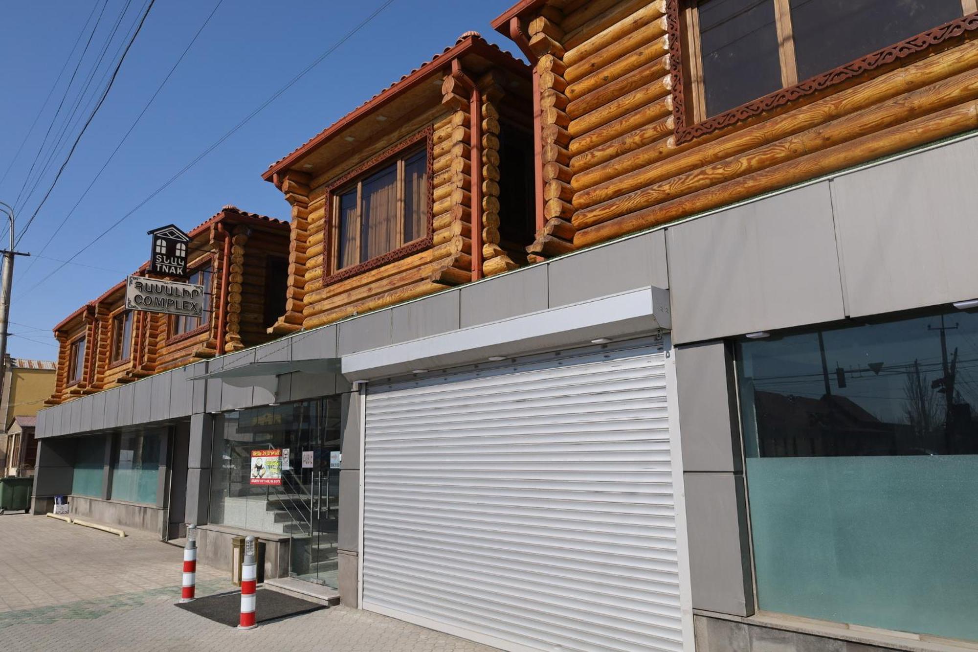 Tnak Hotel Erivan Dış mekan fotoğraf