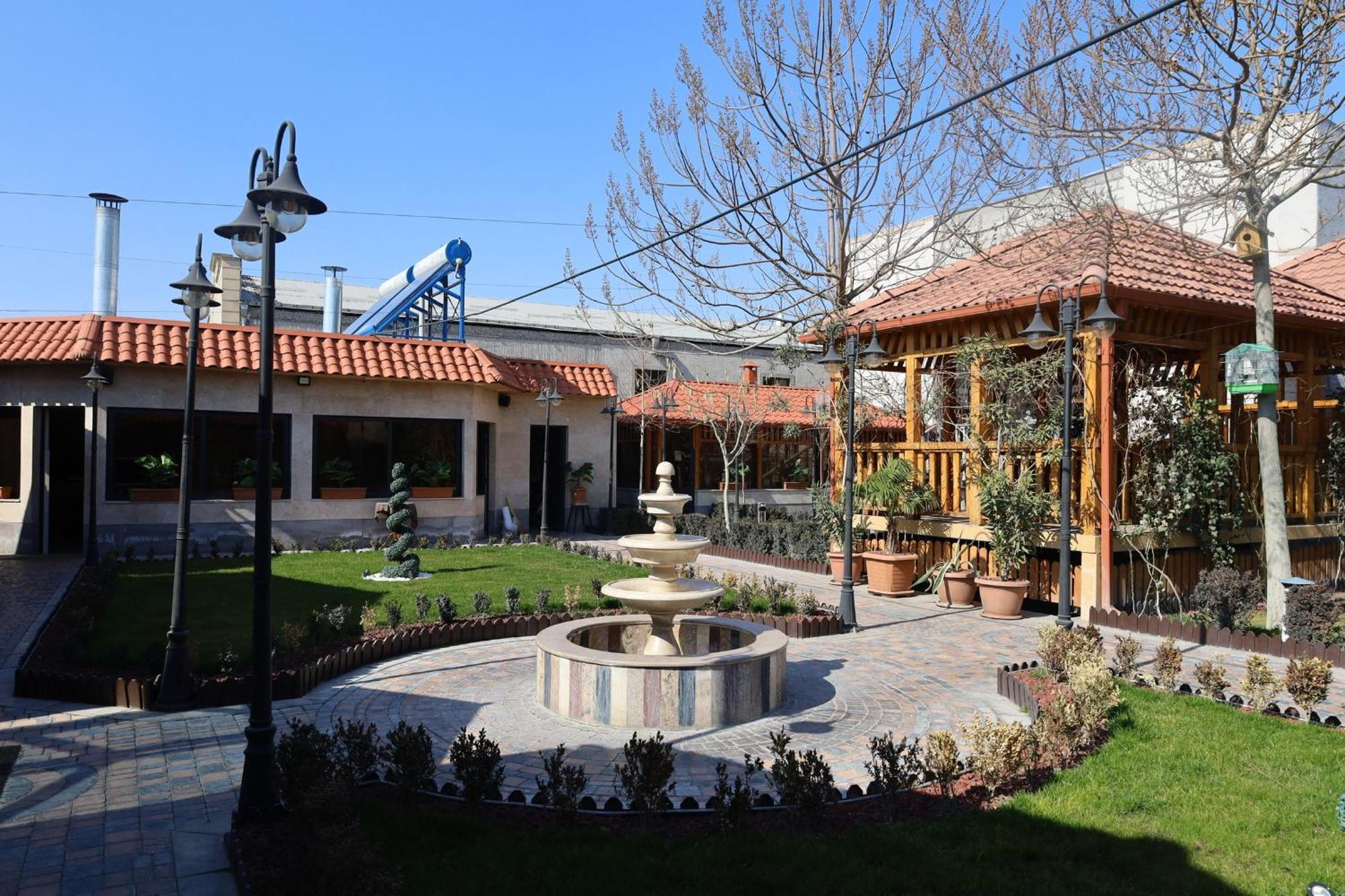 Tnak Hotel Erivan Dış mekan fotoğraf